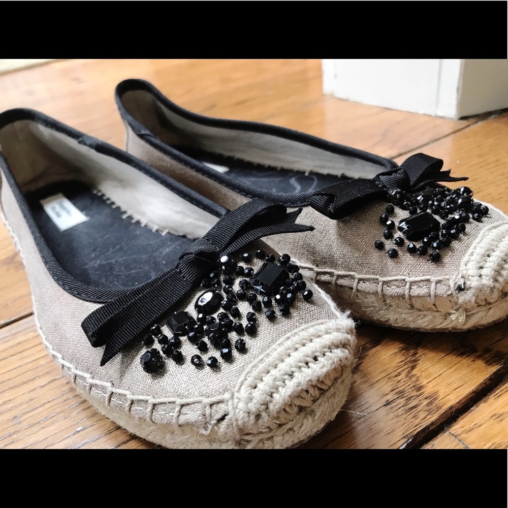 Simply Vera Wang flats